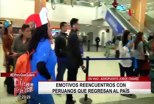 Fiestas Patrias: emotivos reencuentros de peruanos en Aeropuerto Jorge Chávez