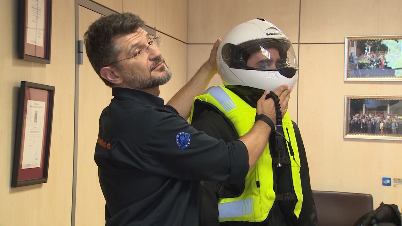 DGT quiere aumentar la sanción a motoristas por no llevar casco y obligarles a us