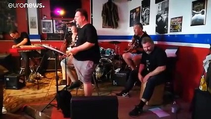 Augsburger Musiker brechen 35h-Weltrekord in Non-Stop-Livemusik