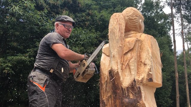 Une nouvelle sculpture à la tronçonneuse pour Gérard Ferruel