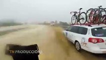 Route - Quand la pluie n'arrête pas les coureurs en Espagne