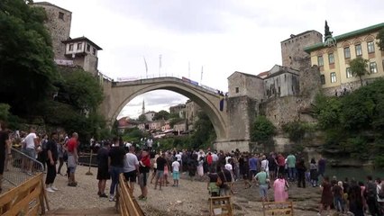 Mostar Köprüsü'nde geleneksel atlama yarışları