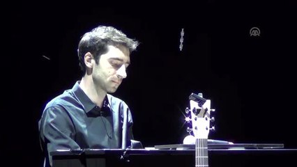 Piyanist Evgeny Grinko Balıkesir'de konser verdi