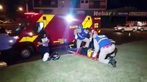 Motociclista fica ferido após atingir rodado de ônibus coletivo
