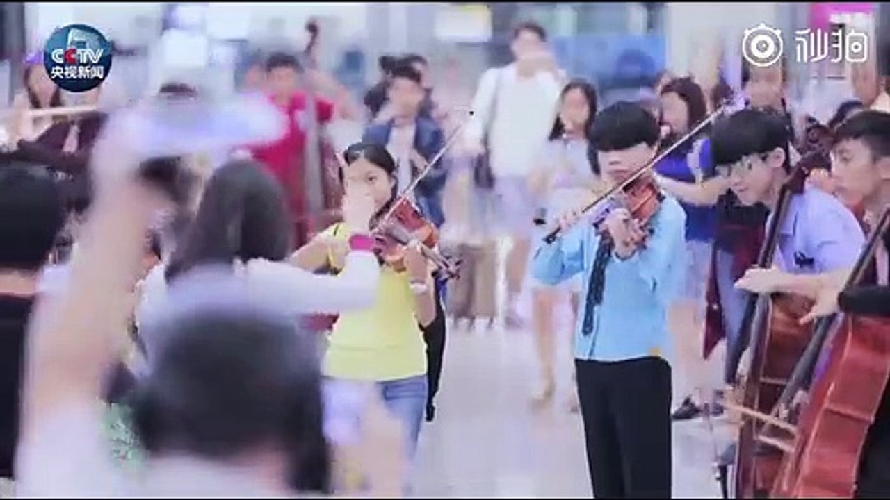 这，才是香港国际机场该有的样子！ via@央视新闻