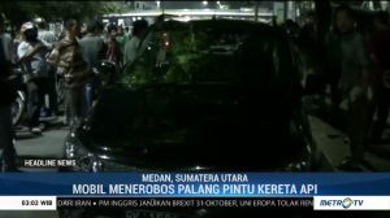KA Bandara Tabrak Minibus, Satu Orang Terluka