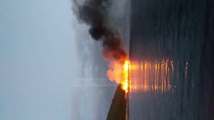 Flakët përfshijnë anijen turistike në Karaburun  -Top Channel Albania - News - Lajme