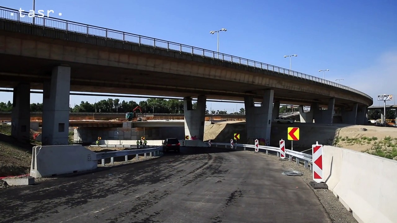 DOPRAVA: Rekonštrukčné práce na kruhovom objazde pod Prístavným mostom v Bratislave