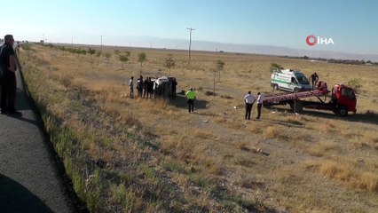 Düğün dönüşü kaza: 2 ölü, 3 yaralı