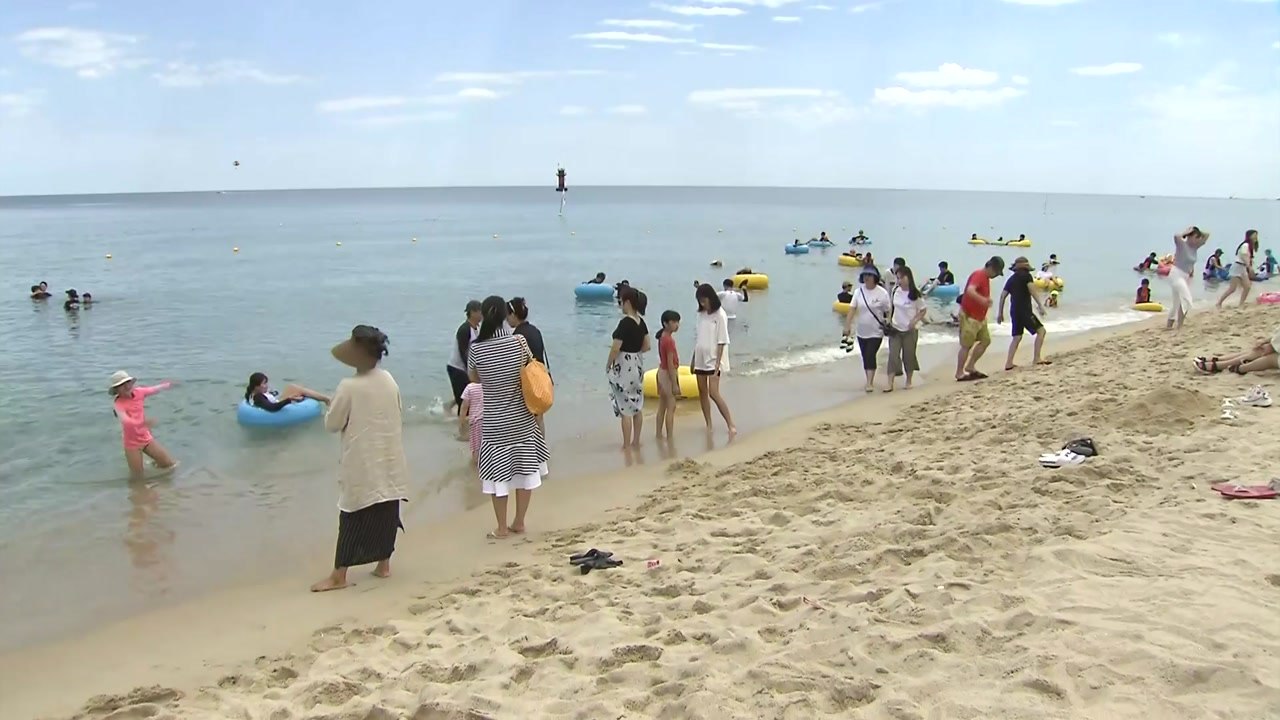 이번 주 피서 절정...동해안 해수욕장 북적 / YTN