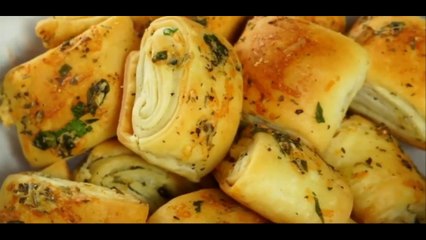 Роллы с чесноком и пармезаном - рецепт приготовления идеальная закуска