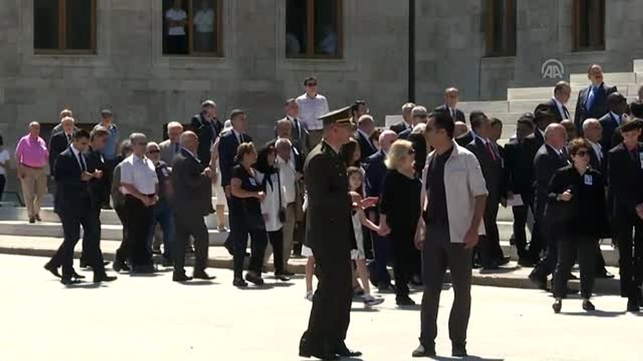 Kalp krizi sonucu hayatını kaybeden TBMM Eski Başkanı Ferruf Bozbeyli için tören düzenlendi