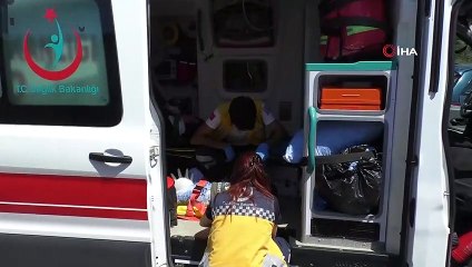 Sivas’ta trafik kazası: Anne ve 2 yaşındaki çocuğu yaralandı