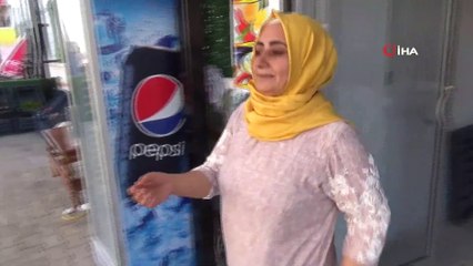 5 Çocuk Annesi, Hem Yemek Yapıyor Hem de Siparişleri Motosikletle Kendisi Dağıtıyor