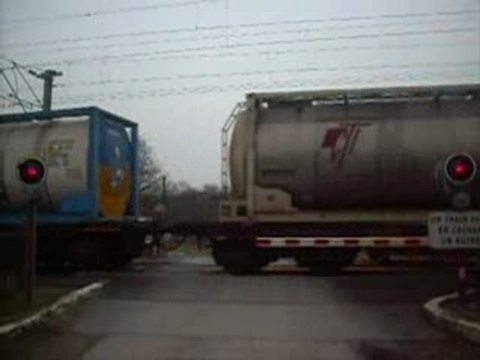 Croisement Banlieue - Fret