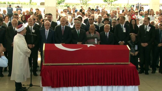 Eski TBMM Başkanı Bozbeyli İçin TBMM’de Tören Düzenlendi