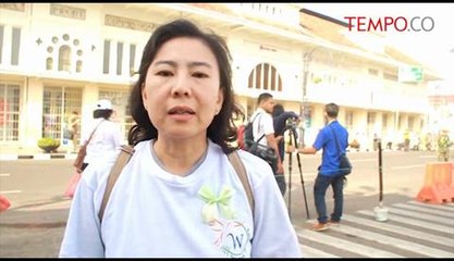 Relawan-Kota-Bandung-Bersih-bersih-Jalan-Asia-Afrika.flv