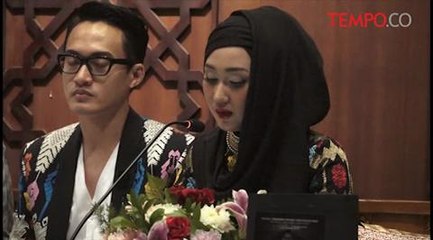 Tiga-Desainer-Indonesia-Tampil-di-New-York-Fashion-Week.flv