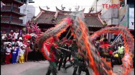 Sambut-Imlek-Solo-Adakan-Pawai-Grebeg-Sudiro.flv