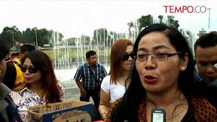 Pengacara-dan-SPG-Cantik-Ikut-Aksi-Koin-untuk-Australia.flv