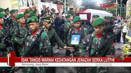 Tải video: Isak Tangis Warnai Kedatangan Jenazah Serka Lutfhi, Koban Hercules