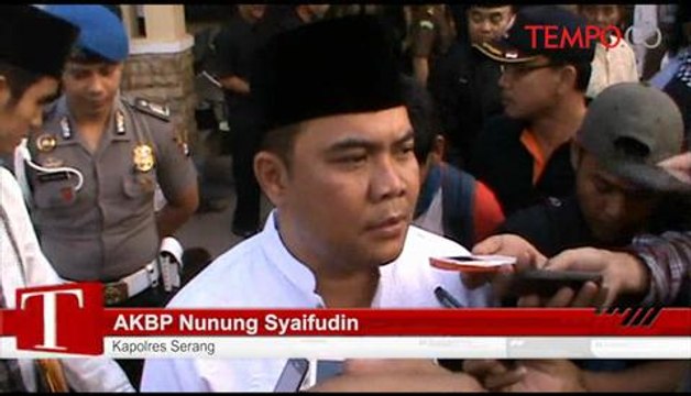 Ribuan Botol Miras Hasil Razia Ramadan Dimusnahkan Polisi