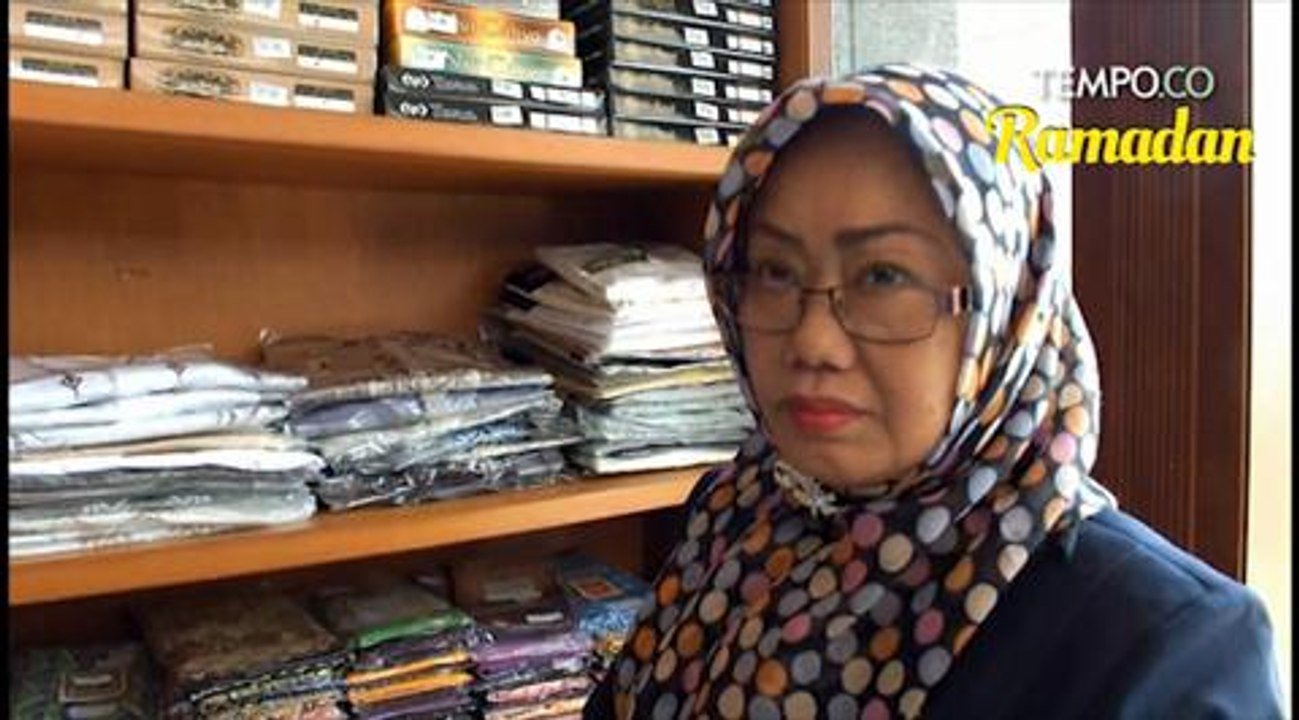 Baju Koko Motif Batik Banyumasan Laris Manis Jelang Lebaran