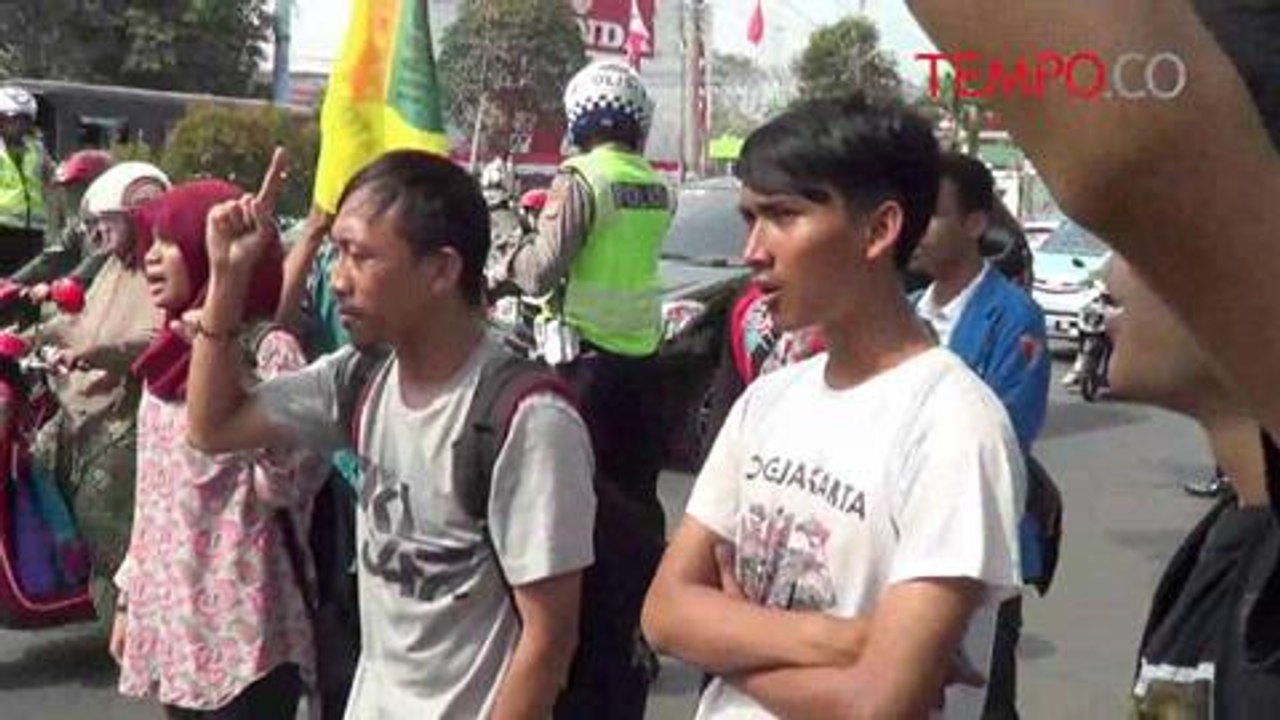 Rano Karno Dituntut Mahasiswa Menonaktifkan Pejabat Korupsi