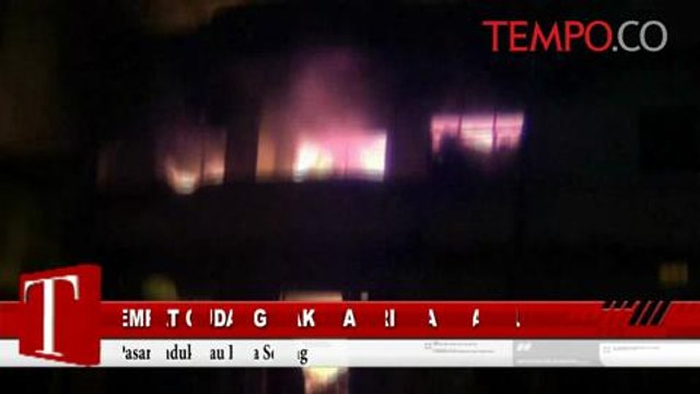 Empat Gudang Makanan Ringan Hangus Terbakar