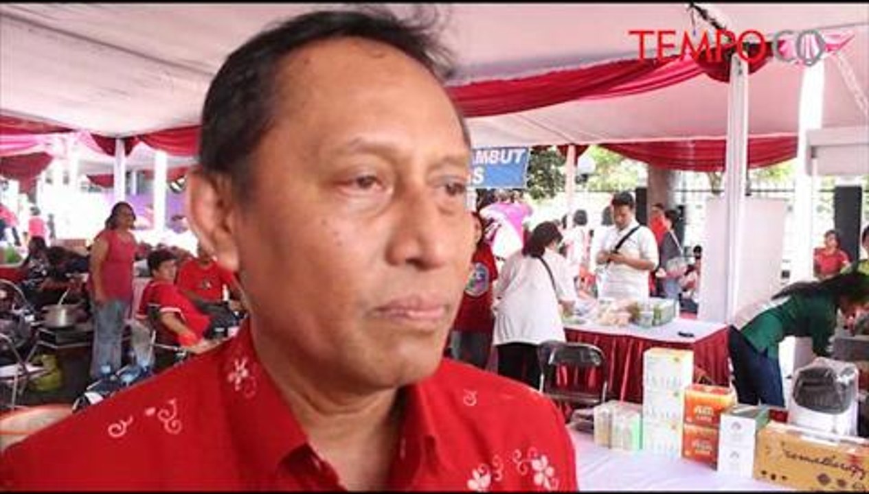 Dalam Sejam, Ribuan Paket Sembako Murah Laris Diserbu Warga