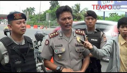 Скачать видео: Pasca Bom Sarinah, Polisi Perketat Akses Masuk Daerah Ini