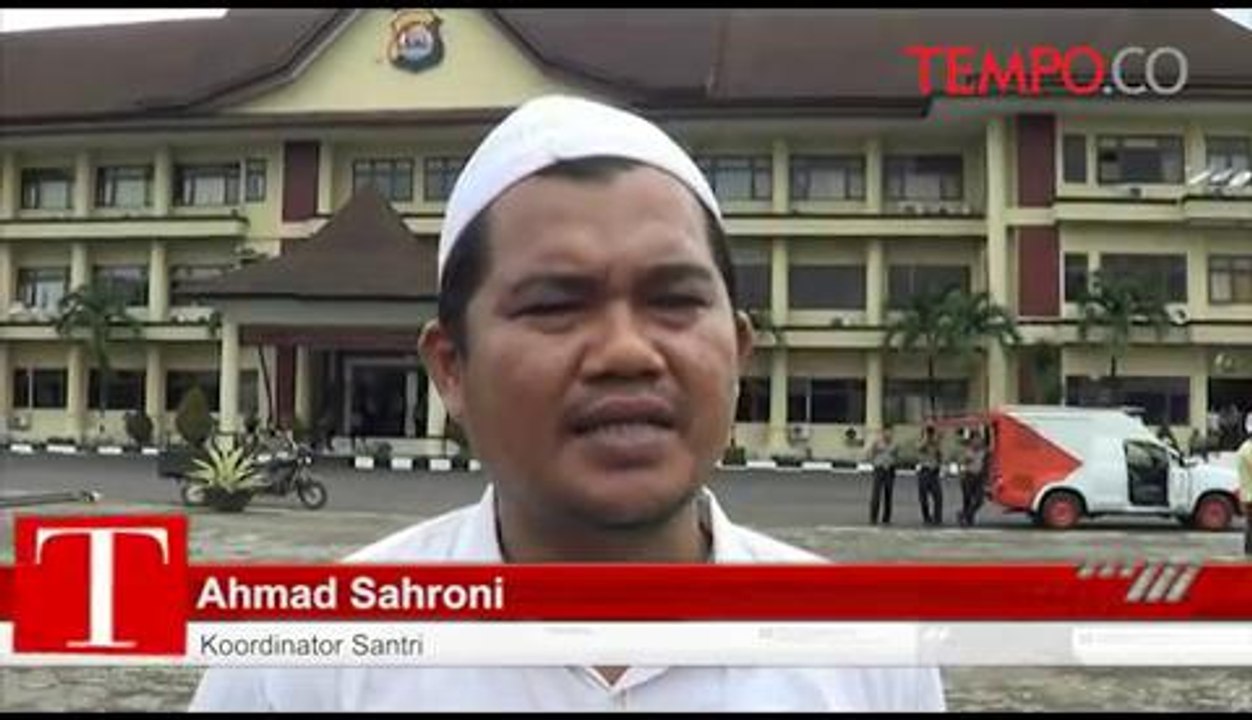 Tolak Pimpinan Diperiksa Polisi, Ribuan Santri Gelar Dzikir Massal