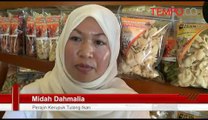Wanita Ini Sulap Tulang Ikan Jadi Kerupuk Khas Banten