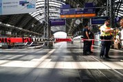 Almanya'da raylara itilen anne kurtuldu, 8 yaşındaki çocuğu ise hayatını kaybetti