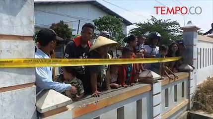 Kereta Api Barang Anjlok dan Terguling di Batang