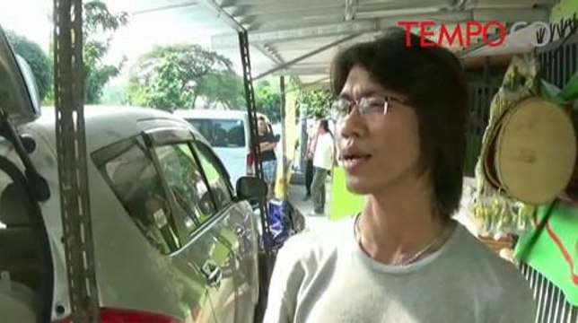 Mengantuk, Wanita PNS Ini Tabrak Mobil dan Motor hingga Rusak Parah