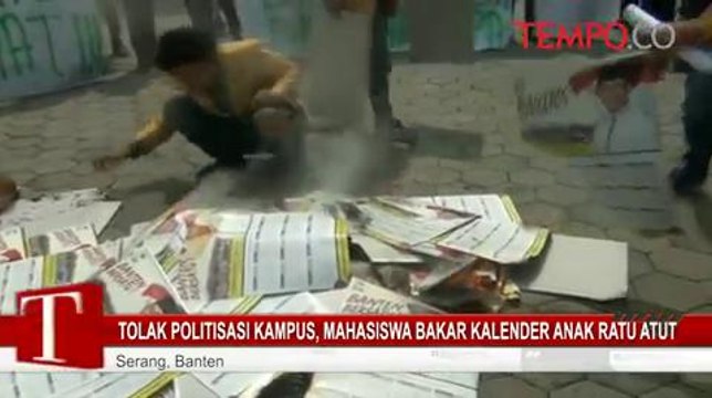 Tolak Politisasi Kampus, Mahasiswa Bakar Kalender Anak Ratu Atut