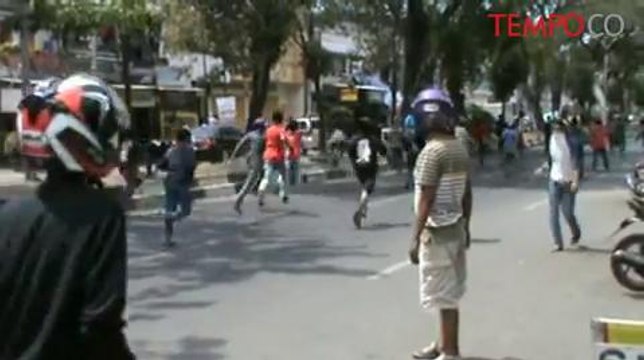 Dihadang Preman, Mahasiswa Bentrok Dan Rusak Kantor Dinas Peternakan Sulsel