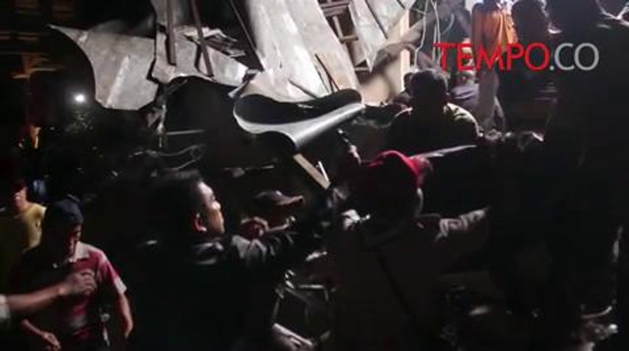 Hujan Deras, Talud Beton Ambrol, 2 Bocah Meninggal