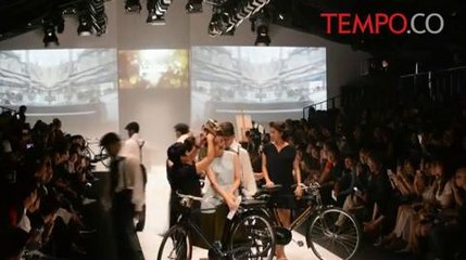 L'oreal Tampilkan Total Looks di Runway JFW 2017