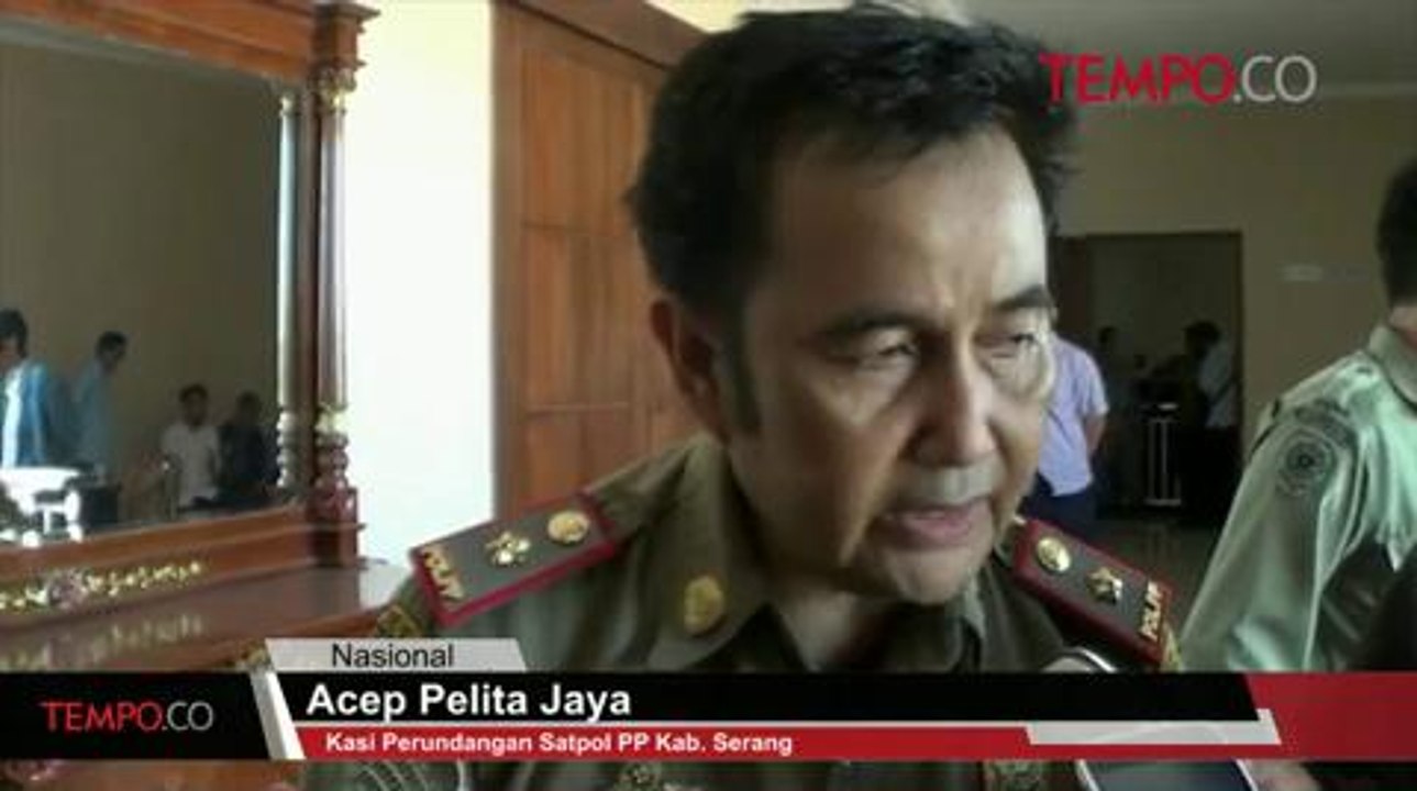 Satpol PP Segel Gudang yang Disalahgunakan Untuk Tempat Ibadah