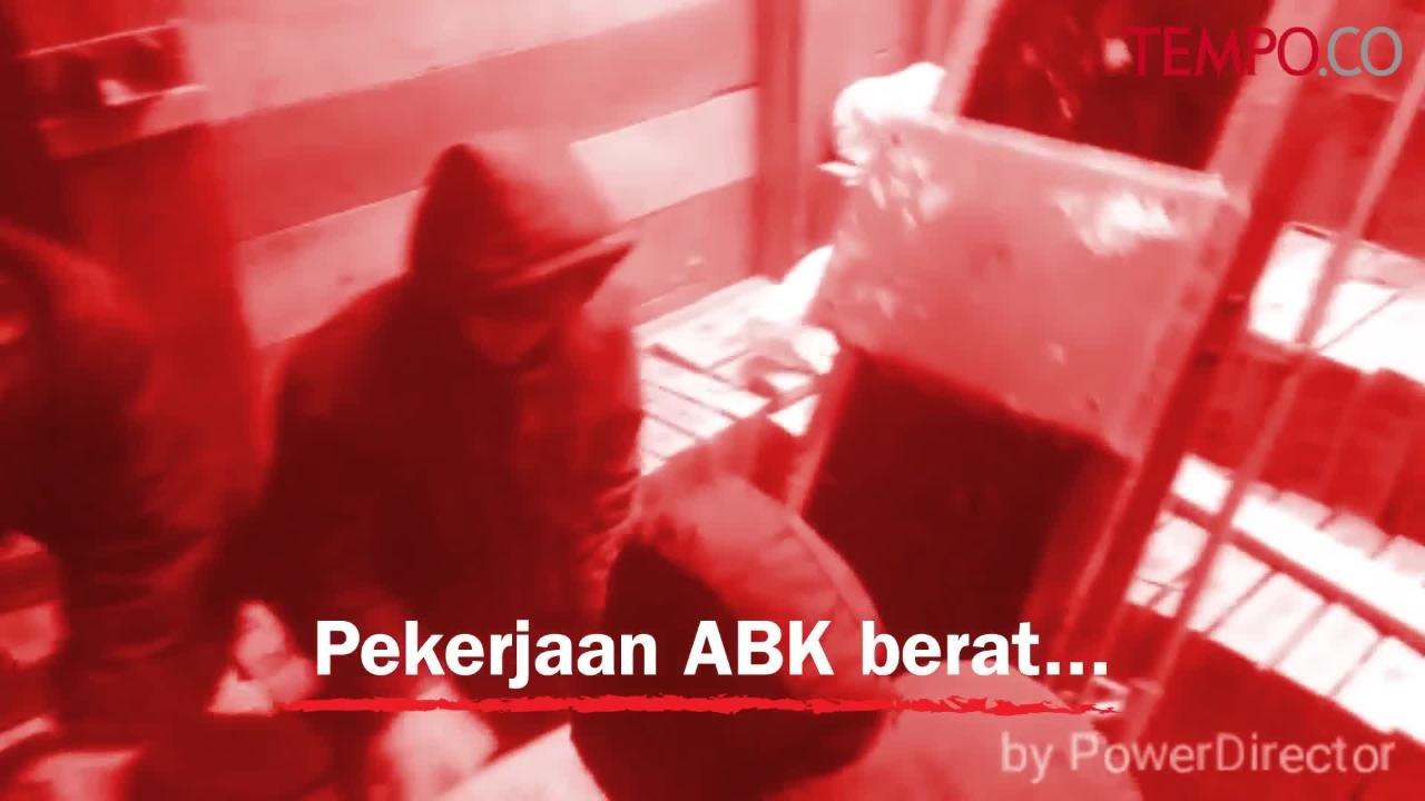 Neraka di Tengah Samudera
