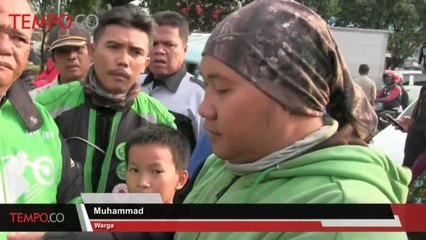 Hilang Kendali, Minibus Tabrak Angkot, Mobil Pribadi, dan Motor