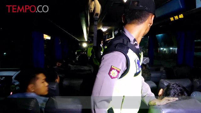 Cegat Massa ke Jakarta, Ratusan Polisi Perketat Pengamanan di Brexit