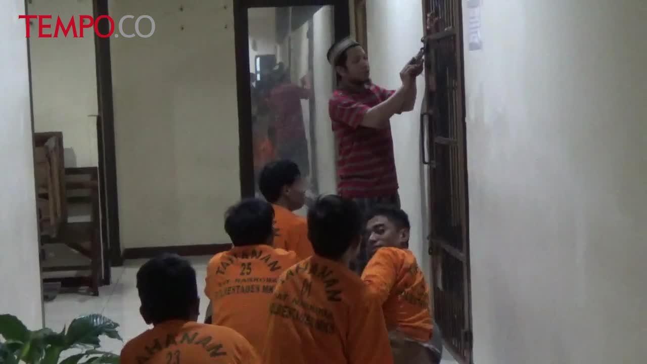 Nyamar Jaga Sandal, 5 Pemuda Pesta Sabu di Kamar Imam Masjid Raya