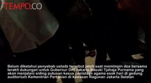 Seorang Ustadz Tiba-tiba Terjatuh Saat Memimpin Doa di Depan Balai Kota DKI Jakarta