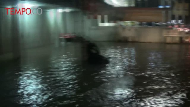 Luapan Sungai Ciwaka, Putus Jalur Serang-Pandeglang