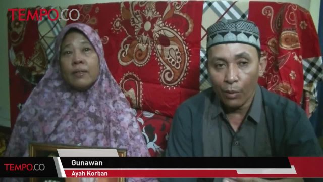 Isak Tangis Pecah saat Jenazah Korban Bom Kampung Melayu Tiba di Rumah Duka