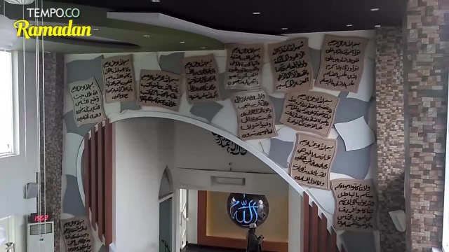 Melihat Miniatur Kakbah di Salah Satu Sudut Masjid Alfatih Al Anshari Makassar