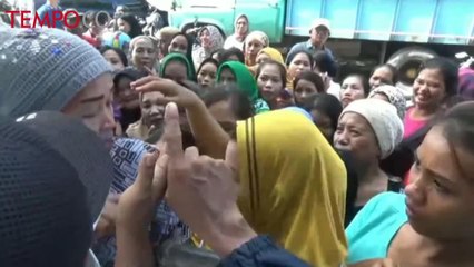 Jual Sembako Murah, Warga Rela Berdesakan Serbu Pasar Murah